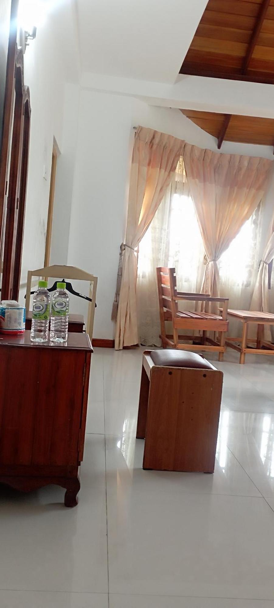 ヌワラ・エリヤ Oviya Guest Bed & Breakfast エクステリア 写真