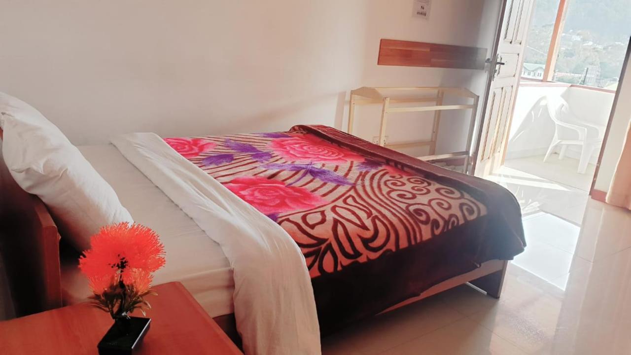 ヌワラ・エリヤ Oviya Guest Bed & Breakfast エクステリア 写真